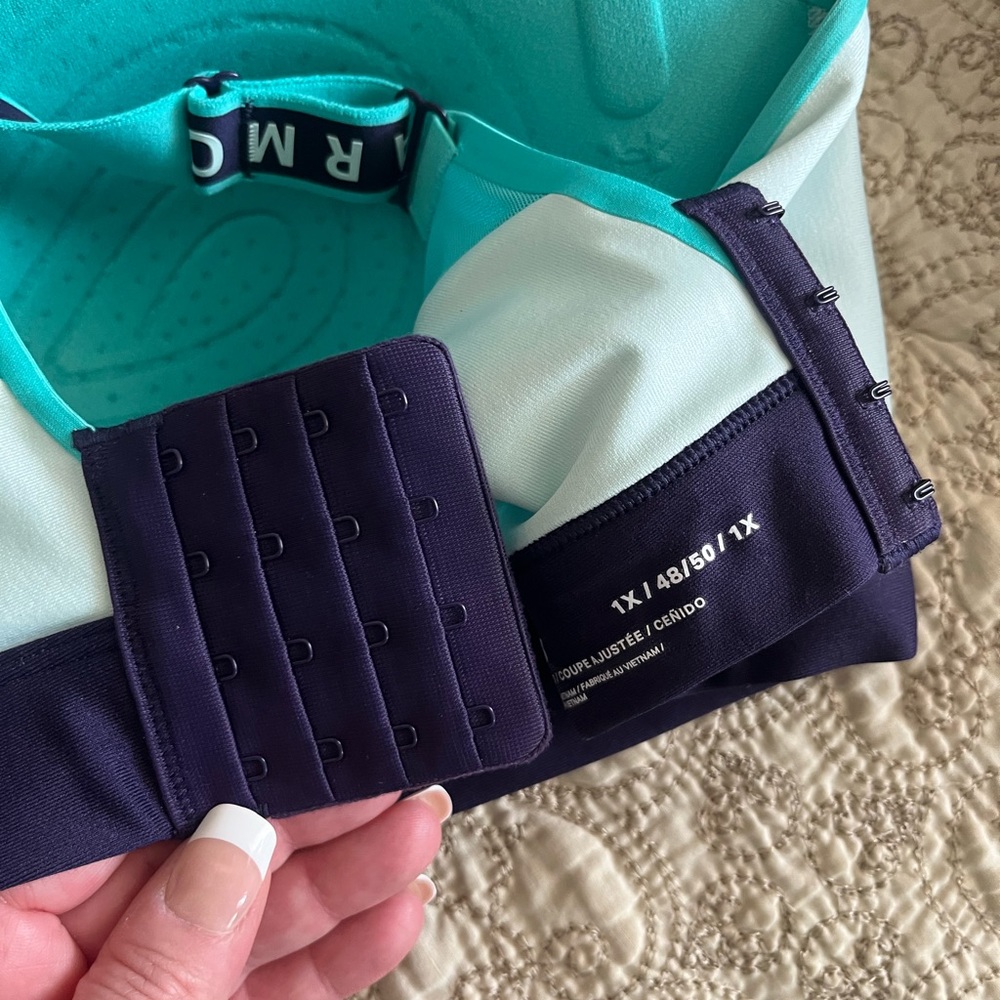 Under Armour Sports Bra 1X - Picture 9 of 11